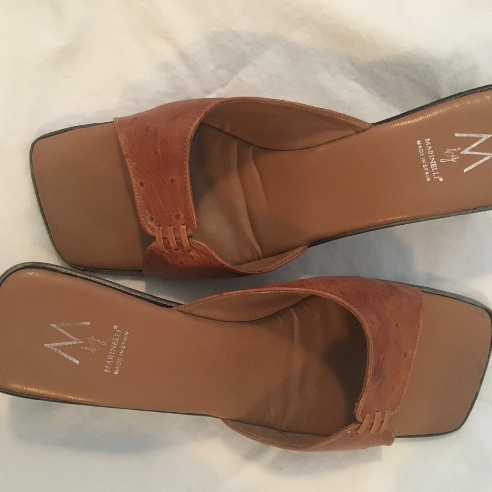 LEATHER WEDGES
